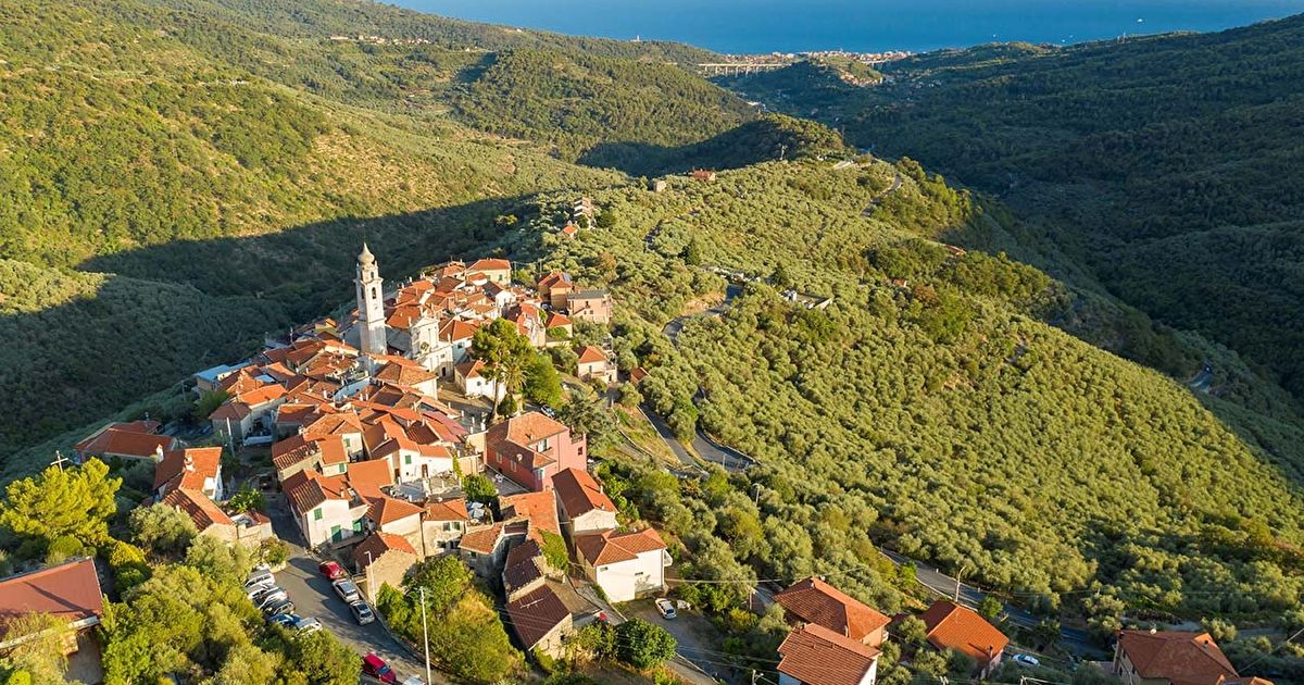 Liguria: l’entroterra è perfetto per l’autunno. Percorsi a piedi o in bici tra Cervo a Diano Aretino